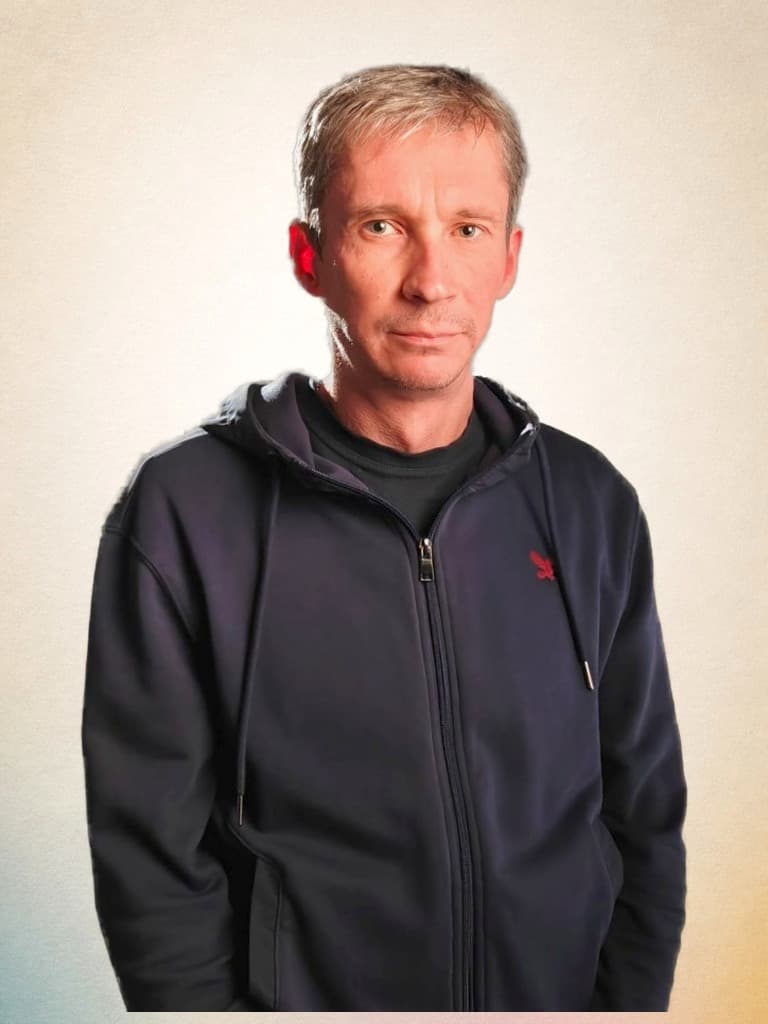 Андрей — буклетмейкер, тиснение и ламинация, типография «Возрождение»